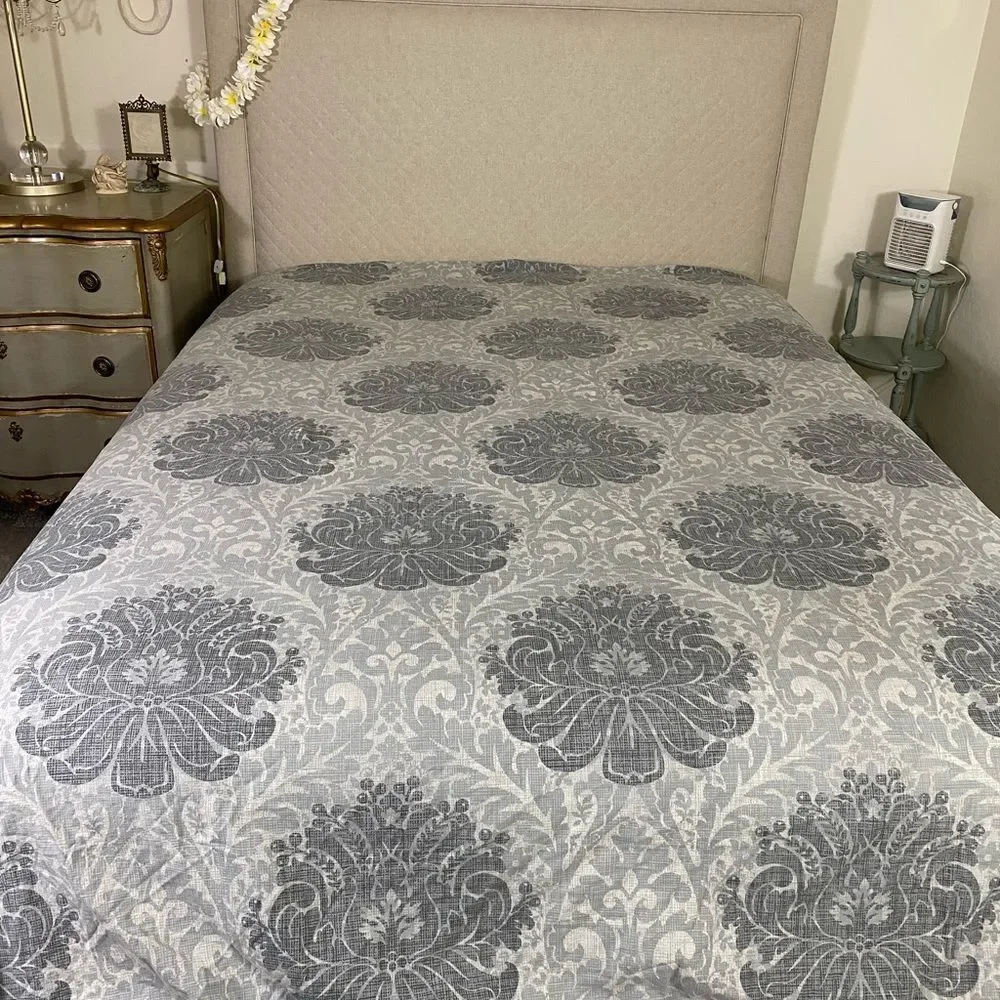 Tahari elegant floral